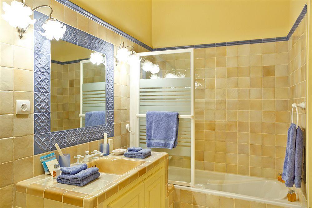 Chateau Les Crostes Hotel ลอร์เกส ภายนอก รูปภาพ
